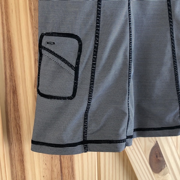 🍋 Lululemon tank. Size 6. - Picture 5 of 7